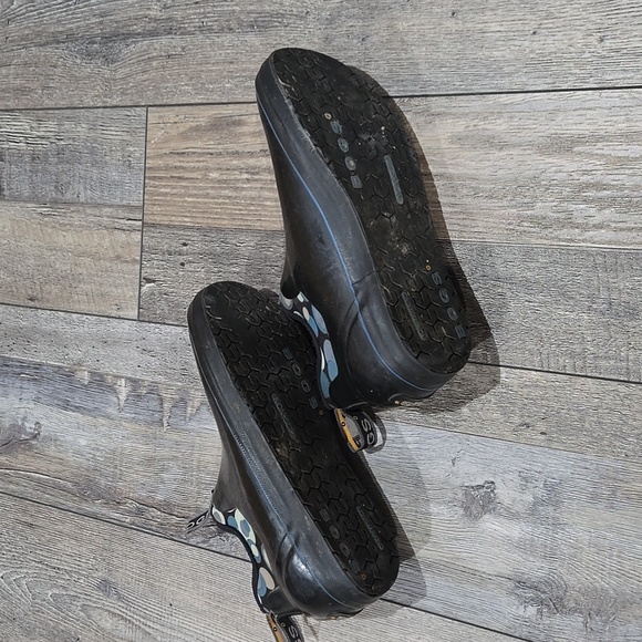 Bogs shoes 7.5 - Picture 2 of 3